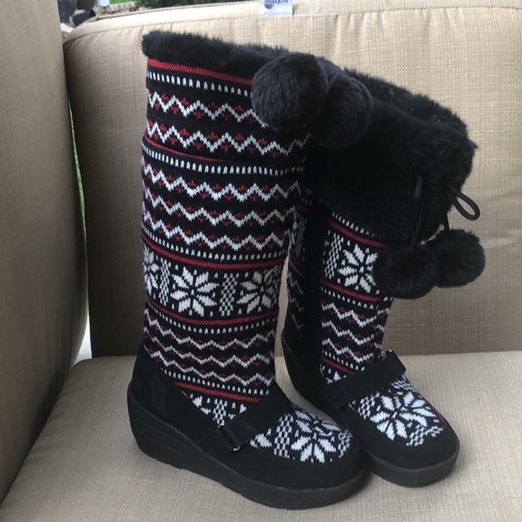 Snowflake Knit Wedge Heel Boots Pom Pom-Fair Isle sweater Faux Fur Winter Boots - Picture 3 of 16